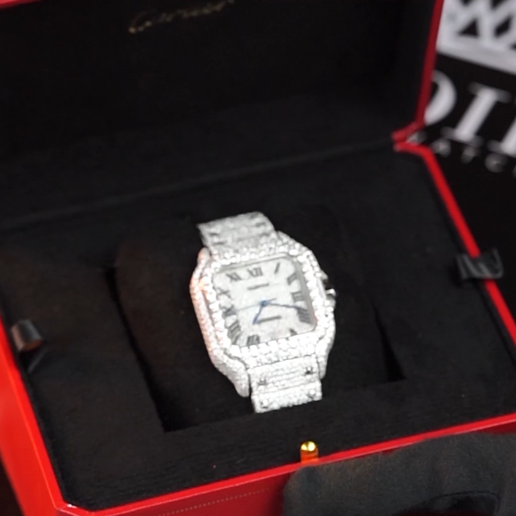 Cartier Replica watch Boxing Video 