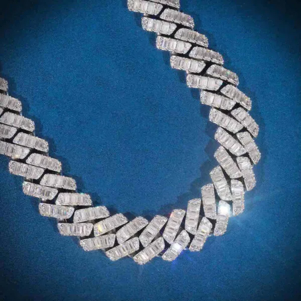 18mm Emerald Moissanite Cuban Link Chain GoldenTide in 14K White Gold Closeup Front View