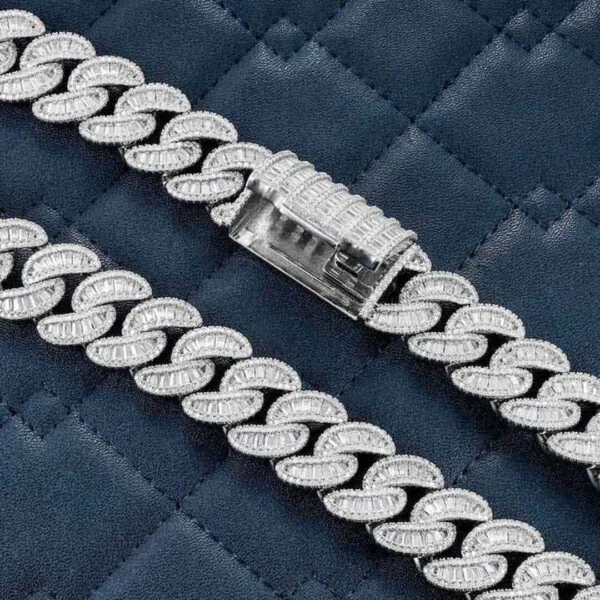 20mm Emerald Moissanite Cuban Link Chain Elite Weave in 14K White Gold Closeup Clasp