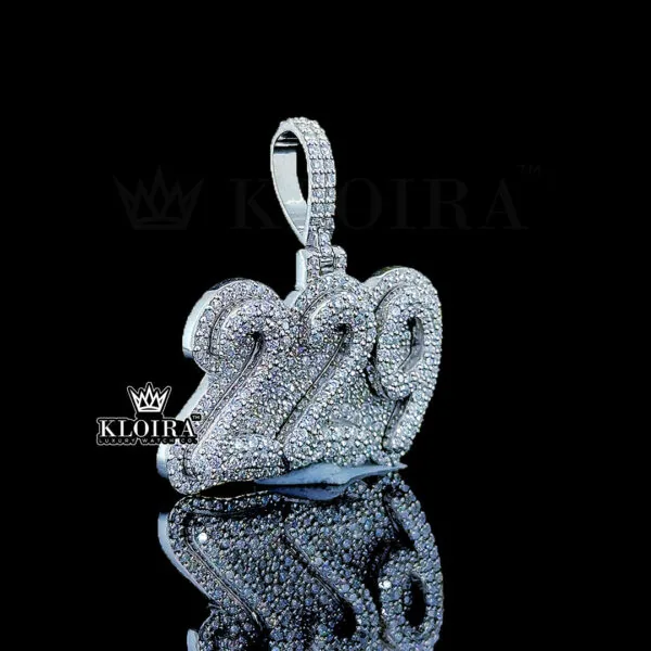229 Hustle Insignia Pendant Closeup Right