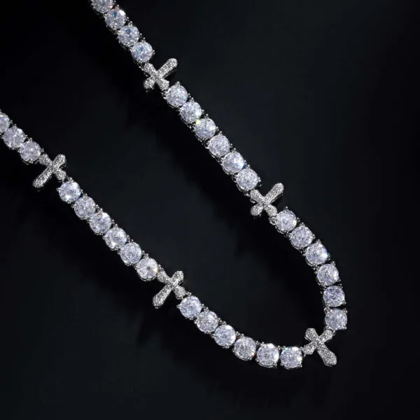 5mm Round Moissanite Tennis Chain Crosslink in 14K White Gold Closeup Chain View
