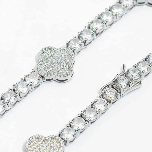5mm Round Moissanite Tennis Chain LuxeClover in 14K White Closeup Clasp
