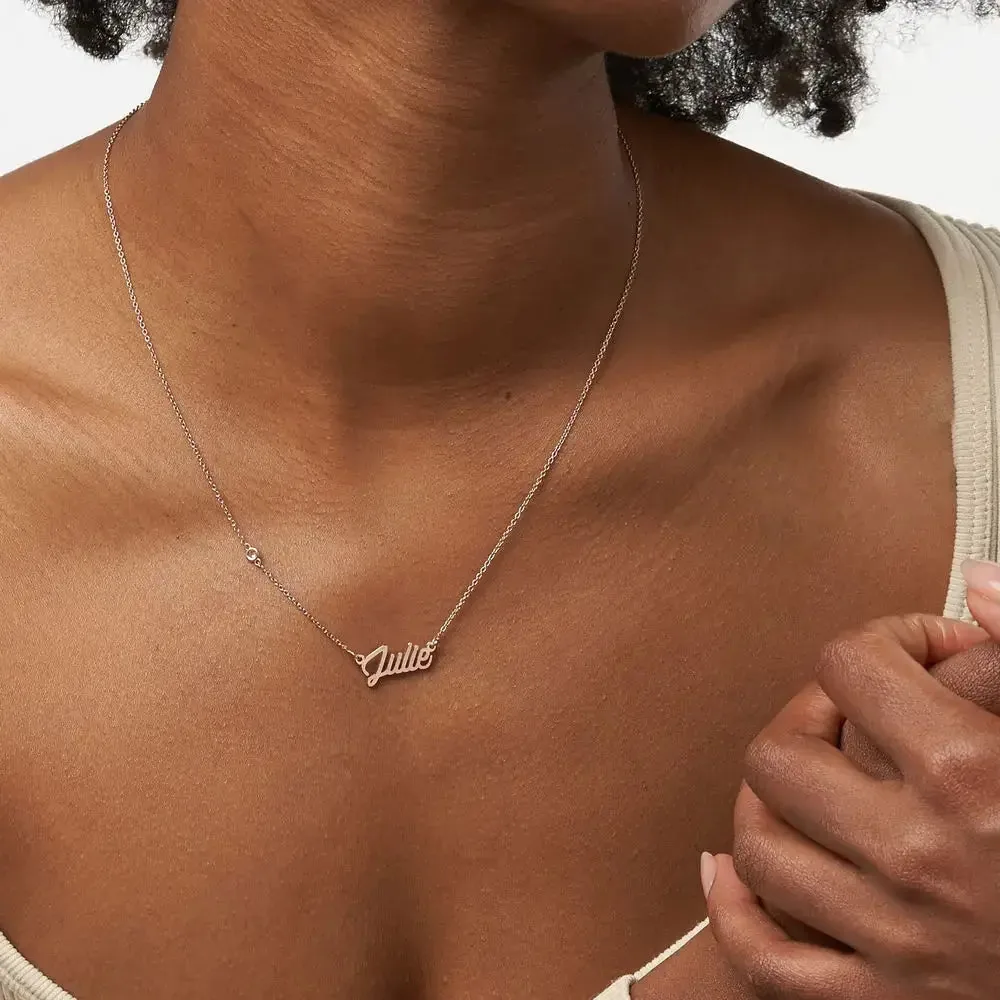 Custom Graceful Name Pendant in 14K Gold
