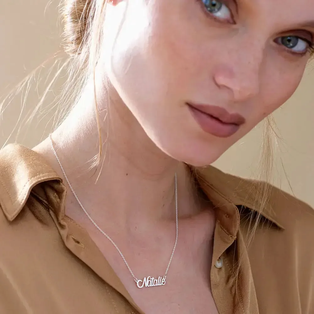Custom Graceful Name Pendant in 14K Gold