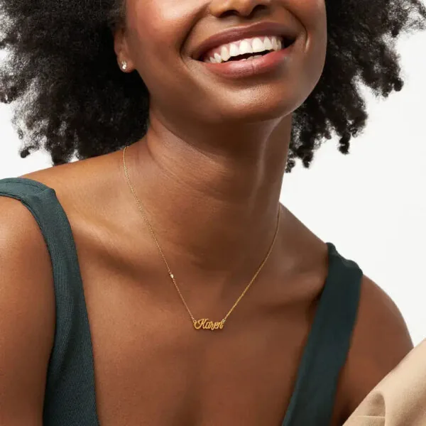 Custom Graceful Name Pendant in 14K Gold