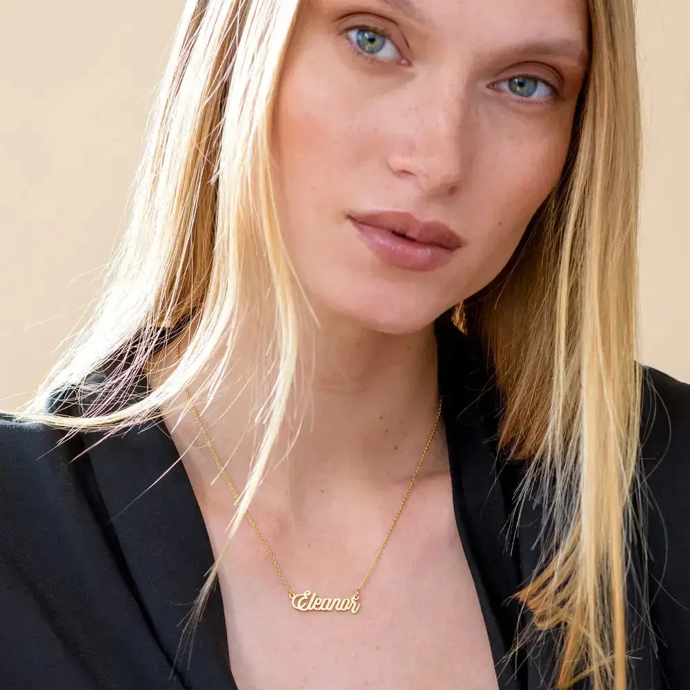Custom Graceful Name Pendant in 14K Gold