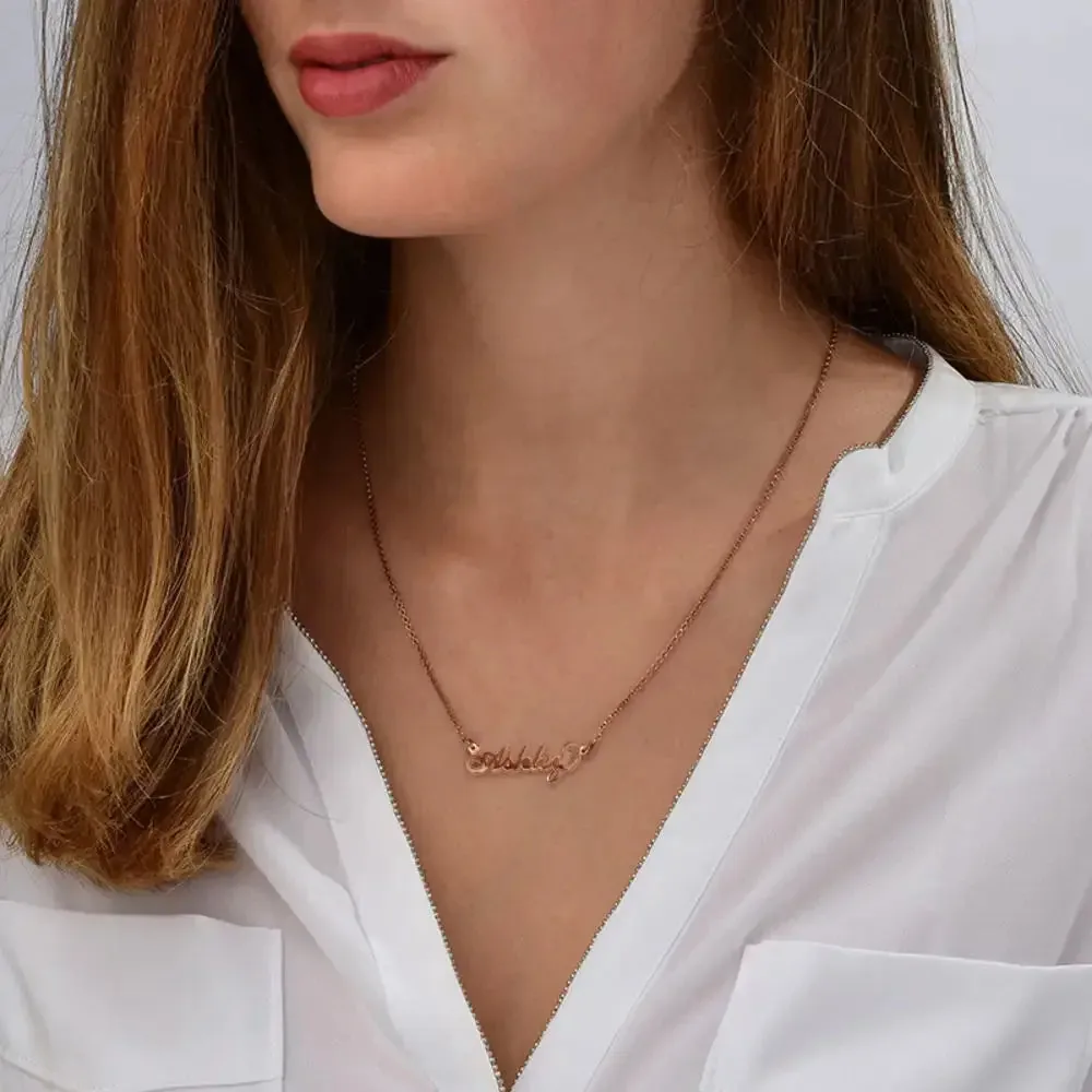 Customize Chic Nameplate Pendant Necklace in 14K Gold