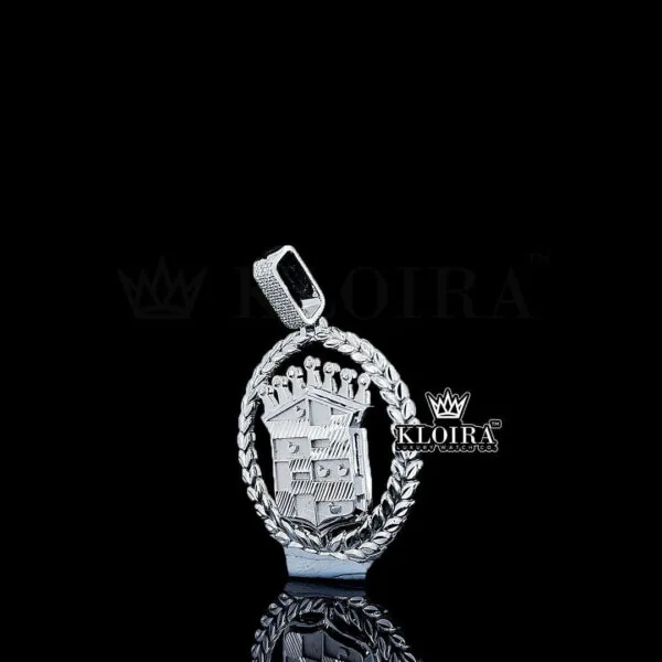 Majestic Laurel Pendant Closeup Left