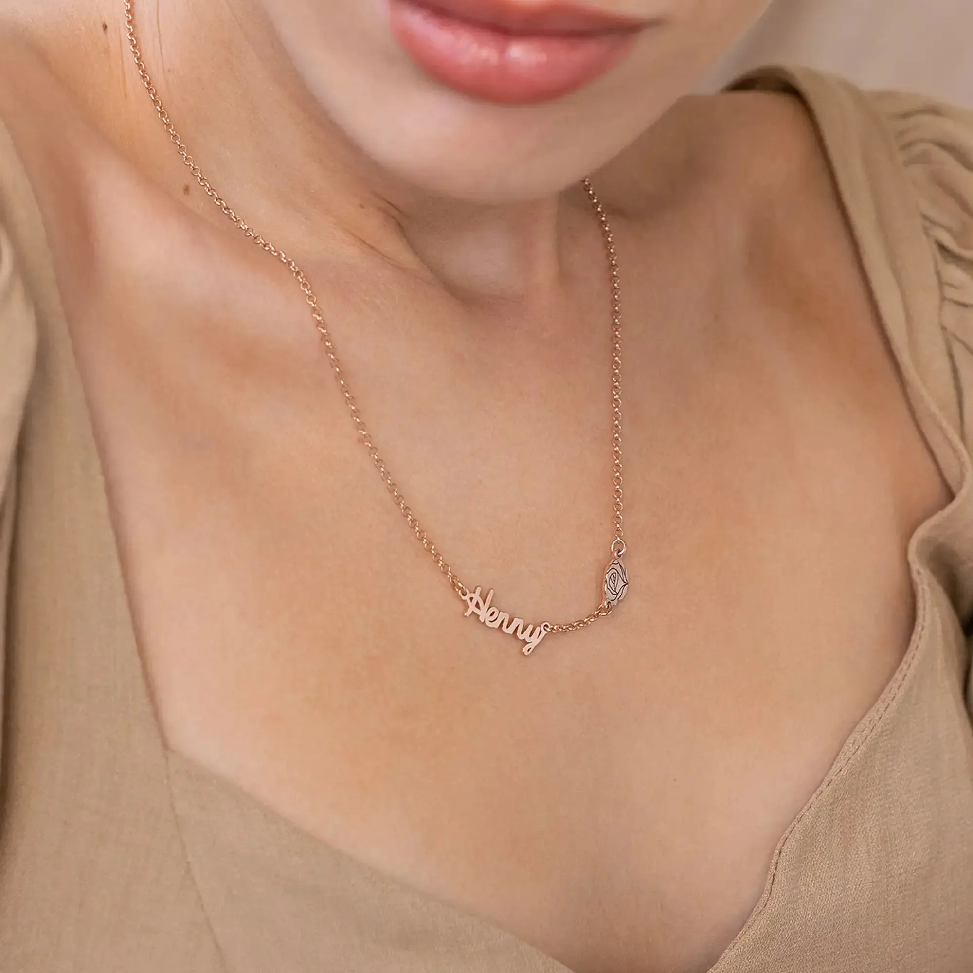 Personalized Stylish Name Pendant Necklace in 14K Gold