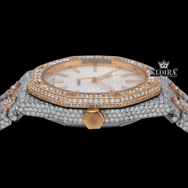 VVS Clarity Moissanite AP Watch Crown View